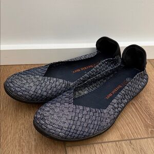 Bernie Mev. Catwalk Woven Ballet Flat Navy Sparkle Size 39